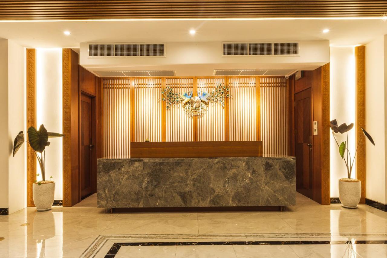 Thapae Twins Hotel Чиангмай Экстерьер фото