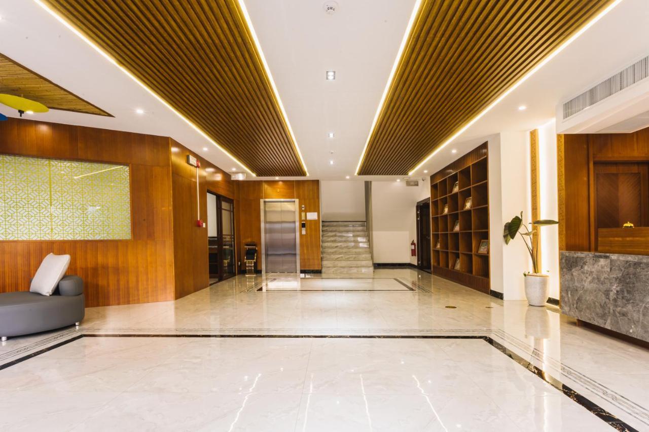 Thapae Twins Hotel Чиангмай Экстерьер фото