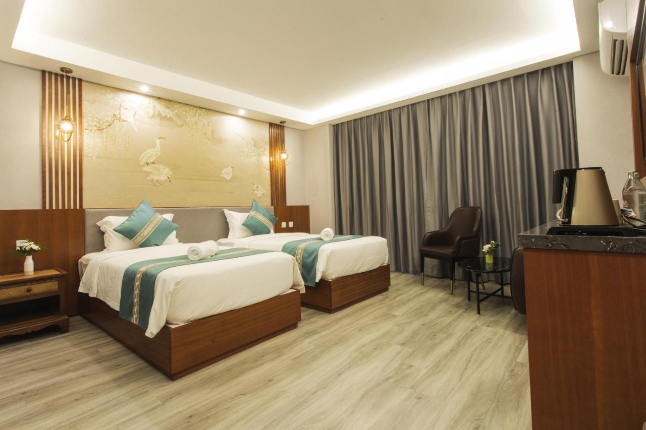 Thapae Twins Hotel Чиангмай Экстерьер фото
